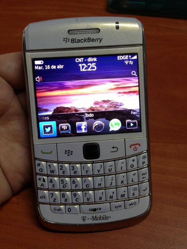 SmartAttention's tweet photo. @Comprametodo BB Bold3 9/10 (estético) 10/10 (funcional). Bateria Nueva Info aquí! @SmartAttention http://t.co/w76vEwBgMq