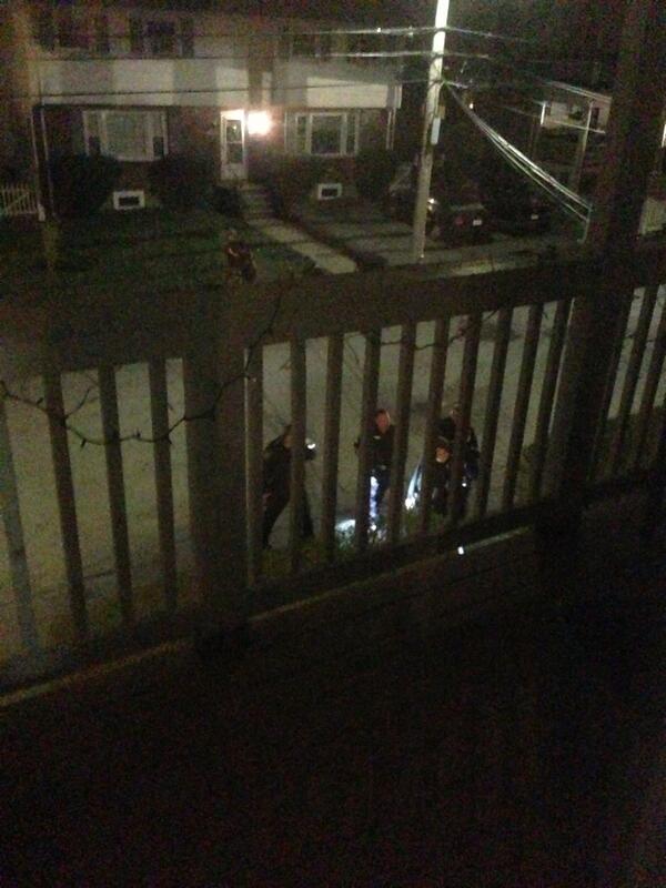 0xKanam3's tweet photo. A dozen officer going into our yard at 62 laurel st. #mitshooting #mit #boston http://t.co/JiGvamx8Ze