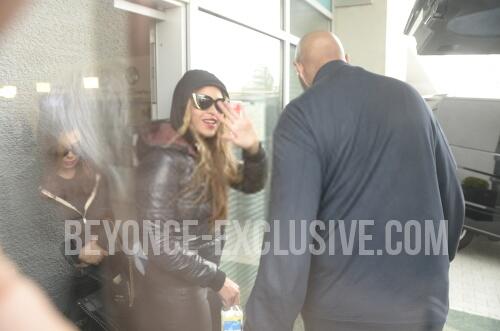 Beyoncé > Apariciones en público <Candids> [III] BIN9N5OCYAECEZ3