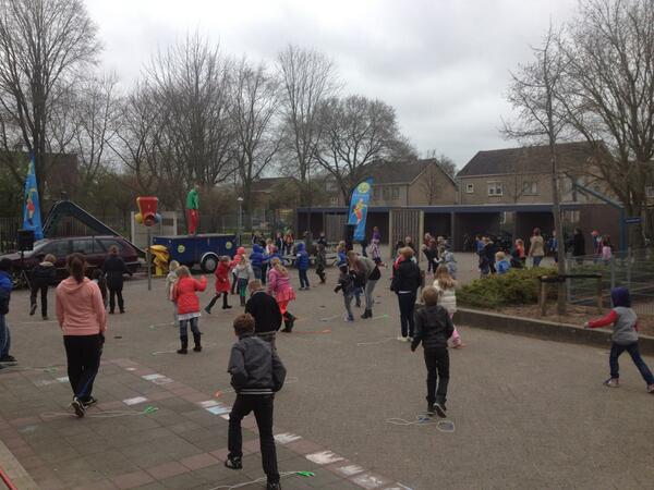 BartinWerkendam's tweet photo. PCB de Regenboog! Ropeskipping goed gedaan!! #NSW13 http://t.co/bEFlnZYyGT