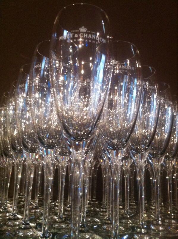 restaurantCBR's tweet photo. Champagne fluts staan klaar voor een mooi feest @ClubBedroom http://t.co/d53VaI7Z6n