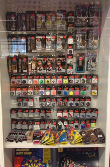 vanderdoelen1's tweet image. @IedereenVeghel Ook het #dartvirus?! Bij ons filiaal te Veghel de coolste #dartpijlen, en accessoires! #darten