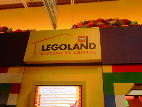 RomanGnoman's tweet photo. Were Here! #LegoLand! #RoadTrip http://t.co/Xdz508dQs2