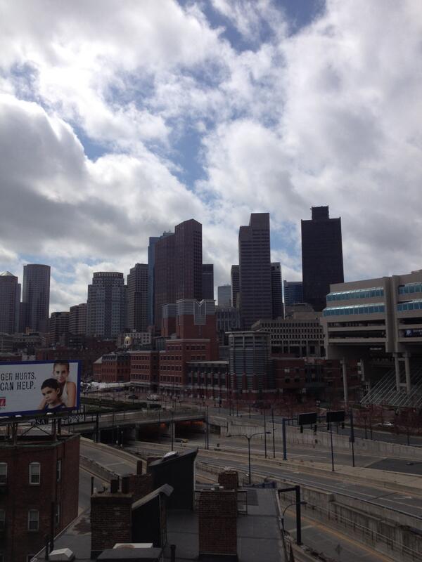 RateTheMBTA's tweet photo. 93 north and south ramps, deserted.  ghost town viewed from north end #boston #lockdown #nombtatoday http://t.co/2EAoRqtAtj