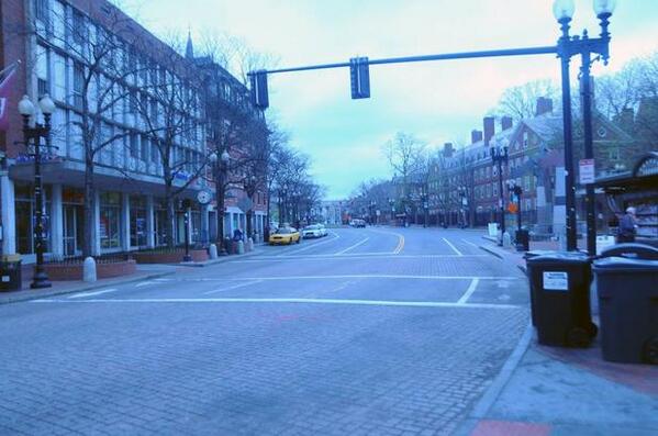 BostonDotCom's tweet photo. RT @thecrimson: Harvard Square on lockdown. See full photo gallery:http://t.co/TXnLB0Q6Ah http://t.co/ptQv88JYwH