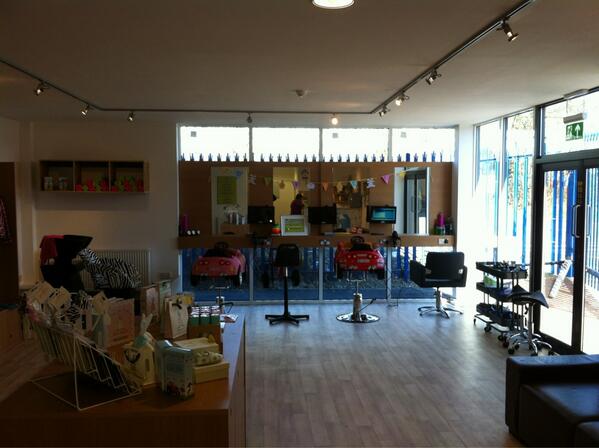 FieldsConstruc's tweet image. Part two of of @FLC_Cardiff refurb job #bestshopintown