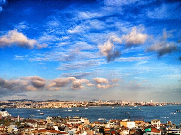 FerzanOzpetek's tweet photo. ...... Istanbulum.. http://t.co/d3jCsUJjUs