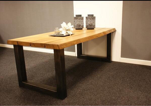 SpinuDesign's tweet photo. Nieuw binnen: Bijzondere stoere eettafel gemaakt van rustiek eiken &amp; staal. Design&amp;Natuur. @Lifestylewereld http://t.co/TqYIKj6s4J