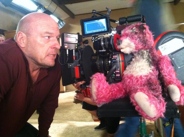 deanjnorris's tweet photo. Brought my furry friend to direct an episode of #underthedome http://t.co/vcjAv4Y1Hy