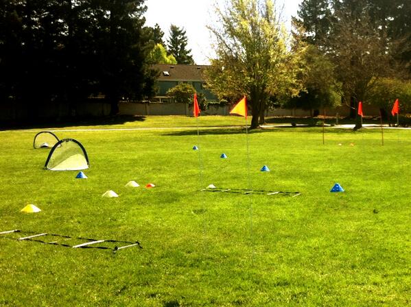 post2postgk's tweet photo. Planned, set up, ready! stations w gk rondos, Agility with handling, Ready position/Reactions and GK horseshoes. http://t.co/sKlbgJO9wx