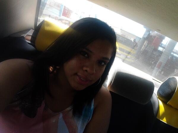 StephyNico's tweet photo. #Carro #Aburrida  #Hermossi http://t.co/s9oIWK4V8e