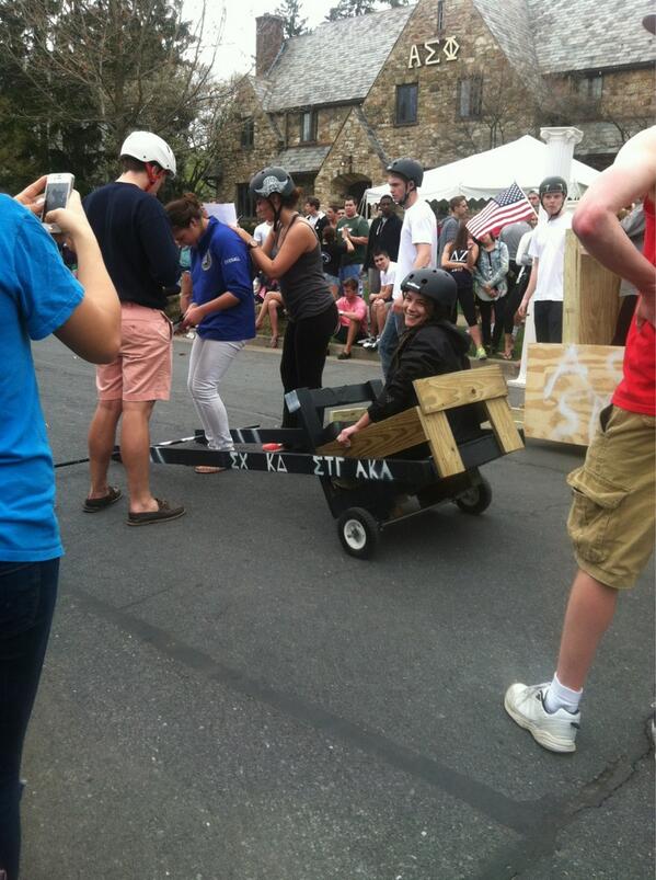 KappaDelta_PSU's tweet photo. Our lovely chariot! @PSU_GreekWeek13 @SigTauPSU @PSUSIGMACHI #AKA http://t.co/aq3d4QJZWJ