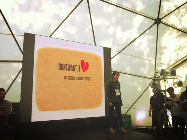IncubaUC's tweet image. Las chicas de #IDontWantIt presentan su proyecto en el #GeekCamp de @IncubaUC