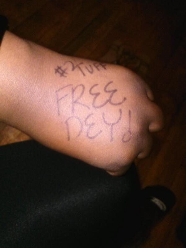 LifeLoveing's tweet image. Free Deyyyy !!! #2Tuff