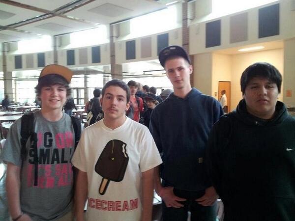 ZachOlszewski's tweet photo. Cool kids on the block http://t.co/Kit9OBM5KV