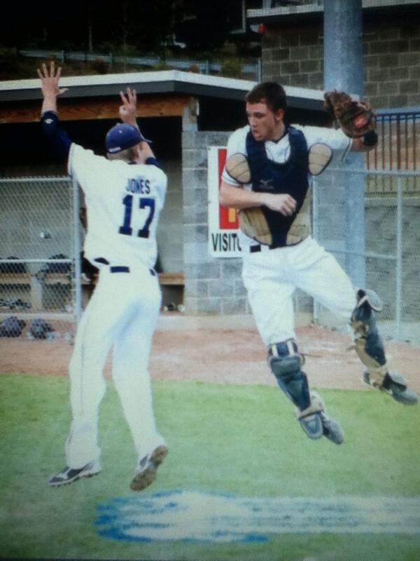 tyjones_17's tweet photo. Gettin up before the game #WHSbaseball #tradition http://t.co/nBulNr1RW7