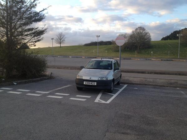 V219 RCS displaying Inconsiderate Parking