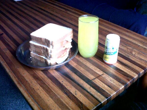 Rodneygun's tweet image. Cnt slip jst wana eat