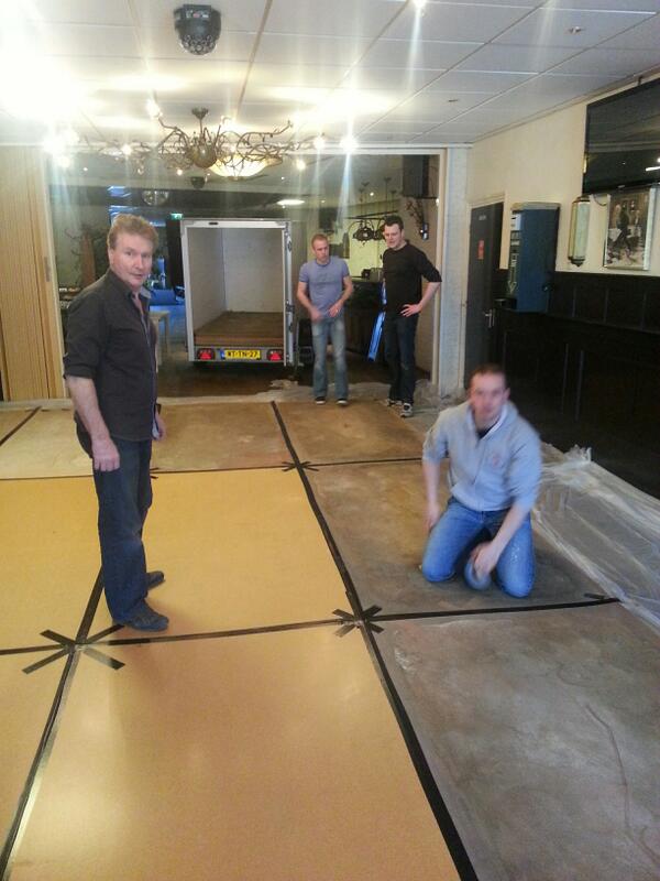 CafePrincesse's tweet photo. Voorbereidingen voor de boerenmaandag en pre-boerenmaandag party, vanaf 22 uur vanavond trappen we af! http://t.co/MHvpalCujq