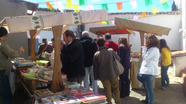 Kiber_Estetica's tweet photo. Exitazo en las primeras horas de nuestro mercadillo solidario!!!! Muchas gracias a todos #valladolid http://t.co/7GzfJXMOS9