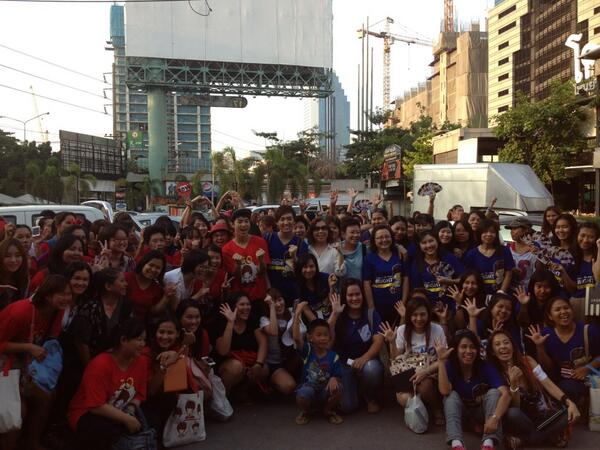 BrightK_Club's tweet photo. หมู่มวลรวมพลัง @brightidol_af9 @eszoza_af9 http://t.co/O9YEu9hPeY