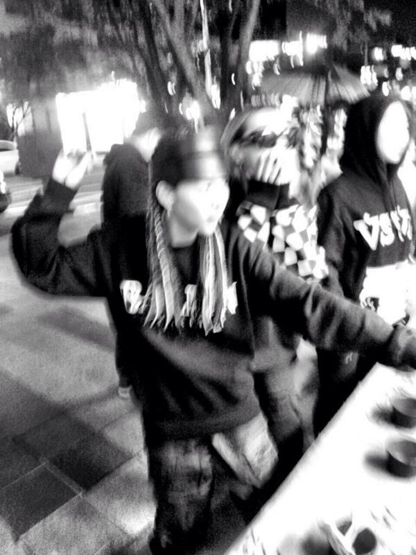 "<a href="/krungy21/">Sandara Park</a>: 지금 투애니원은 부산을 즐기고 이때이~ 역시 부산 쥑이네~
지금은 풍선터뜨리기해때이 ! 포즈 쥑이나~ 포즈 장난아이제!!! ^^ "ㅈㅎㅊㄴ거ㅏㅔㅒㅗㅓㄺㅈㄷㅅㅁ