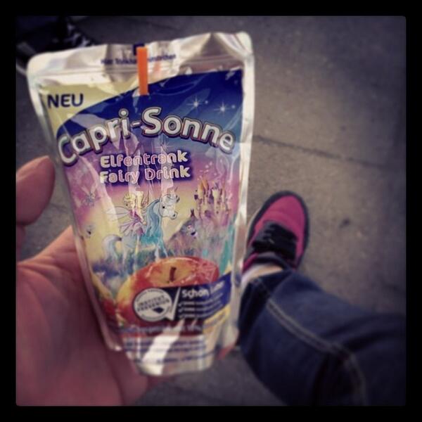 femInsist's tweet image. Irrer Drink. #caprisonne