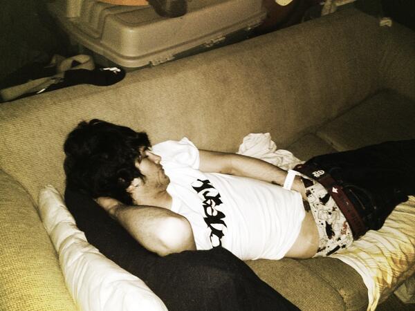 Anstey_69's tweet photo. High as fuck omg #handinpants #likeaboss #highlife http://t.co/vRfiEMFBf2