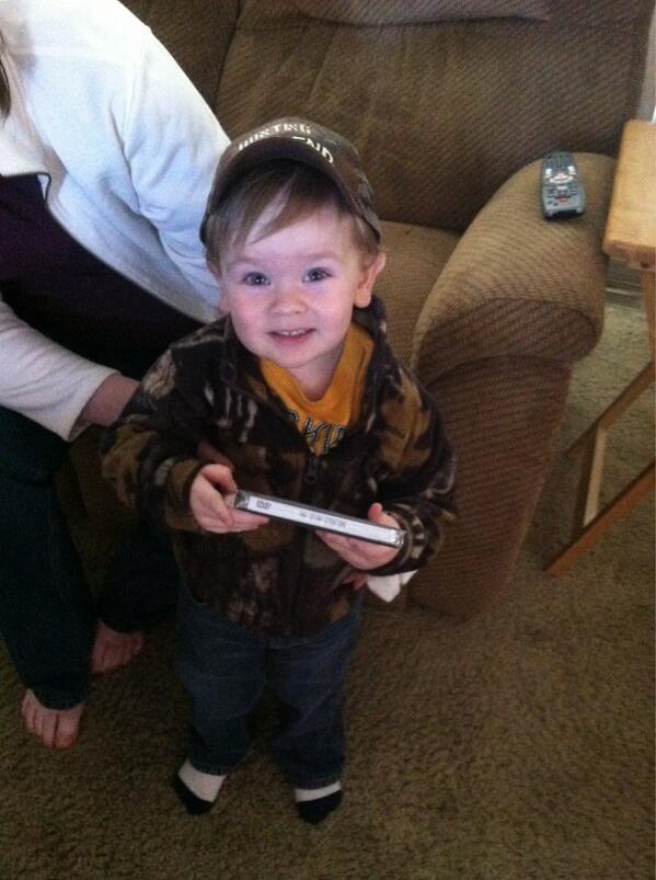 holl_comptonnn's tweet image. #camocutie #babybrother #stud #shoppingwithsissy