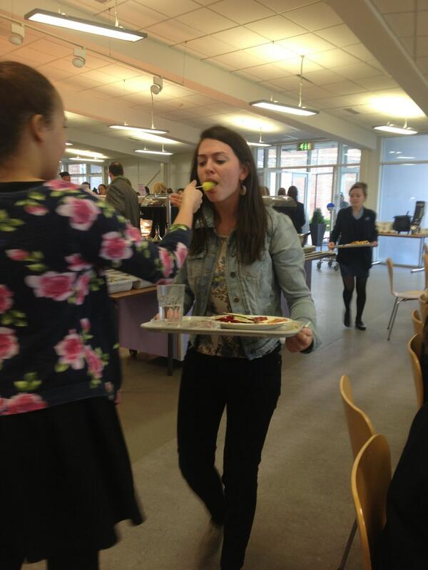 indiawishart's tweet image. @CaraGainer @cydneyac #lunchtimeproblems