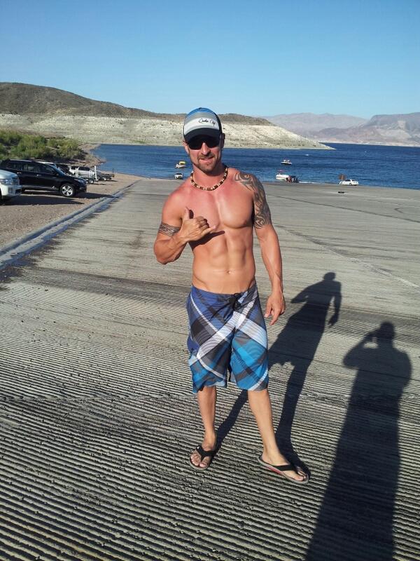 dreyerelectric's tweet photo. #lake_mead #las_vegas #Nevada fun in the sun #boating summer is almost here! http://t.co/k66TNLI1md