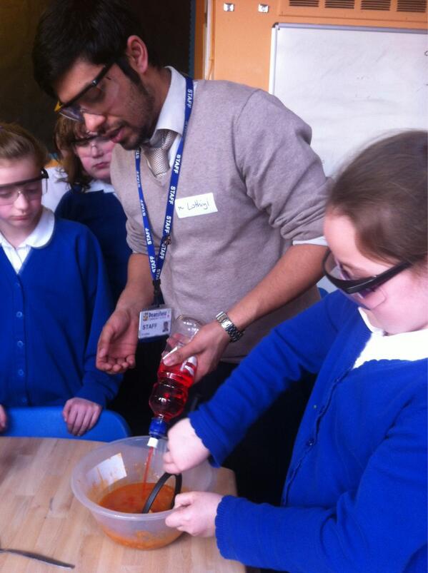 DeansfieldSci's tweet photo. Adding the salivary amylase,
Which type of food does amylase break down? Tweet the answer for 2 power points! http://t.co/Z4wibV76uQ