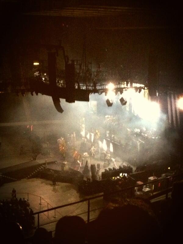 MiUltimatum's tweet photo. ¡Gran espectáculo el de ayer! #MichelJackson #TheImmortalWorldTour #CirqueDuSoleil #thriller http://t.co/mczCoYrTyl