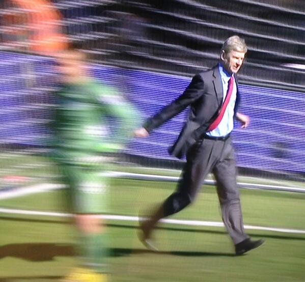 NettsjefLars's tweet image. Skittent spill av Wenger, prøver å psyke ut Schwarzer..! #arsful #2pl #2fcf