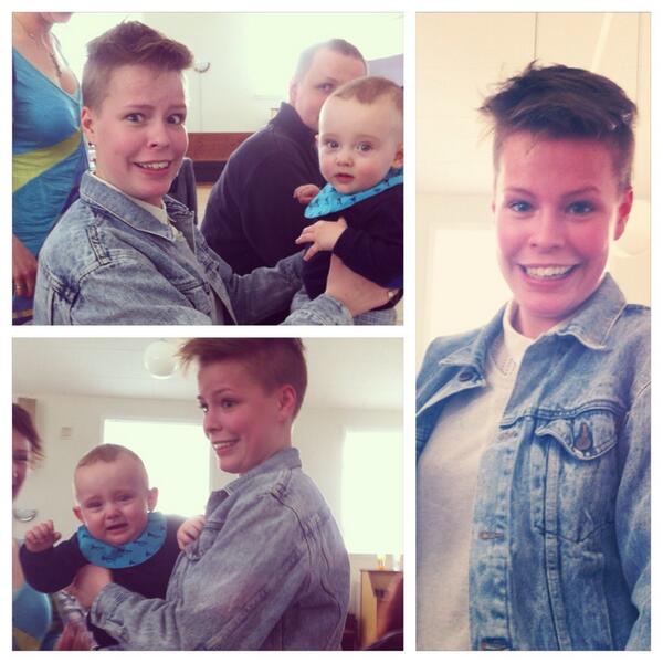 Hoejtryk's tweet photo. Mit første møde med baby. Eller første gang jeg har holdt en. Det gik som ventet. #livetweetfrakonfirmation #crybaby http://t.co/m5j8iz7PYL