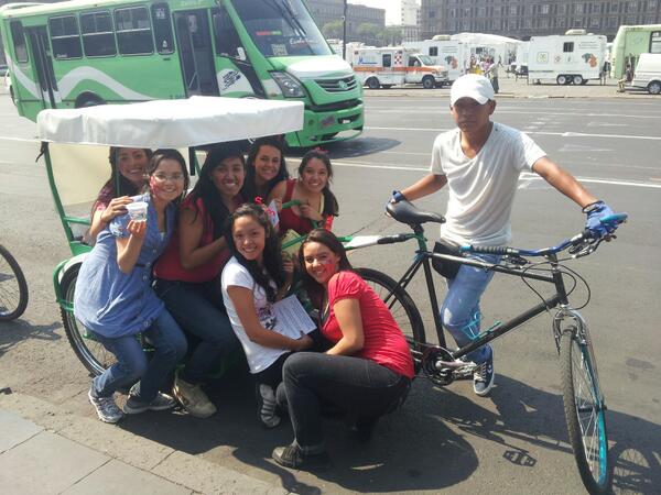 LasKetchupAR's tweet photo. Bici taxi #LASKETCHUP @AmazingRaceV http://t.co/kj9qtmP2sw