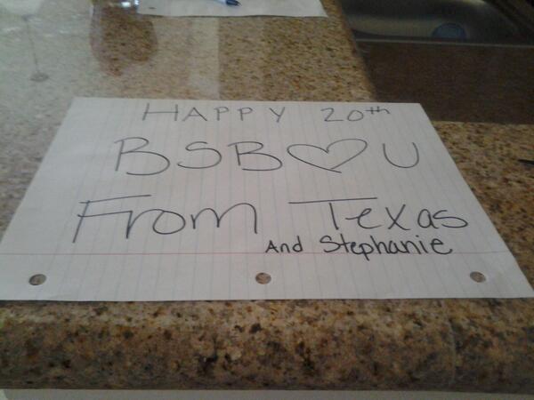 im_stephanie's tweet photo. @backstreet boys http://t.co/HG4qbjUmUH