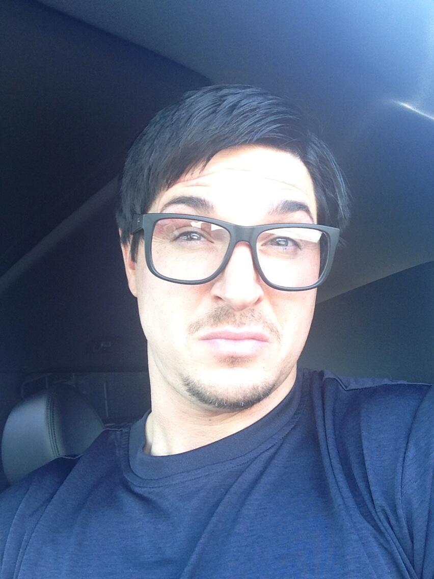 Zak Bagans 🧛🏻♂️ on Twitter: "Hairstylist just gave me a Zak Bagans 🧛🏻♂️ on Twitter: "Hairstylist just gave me a