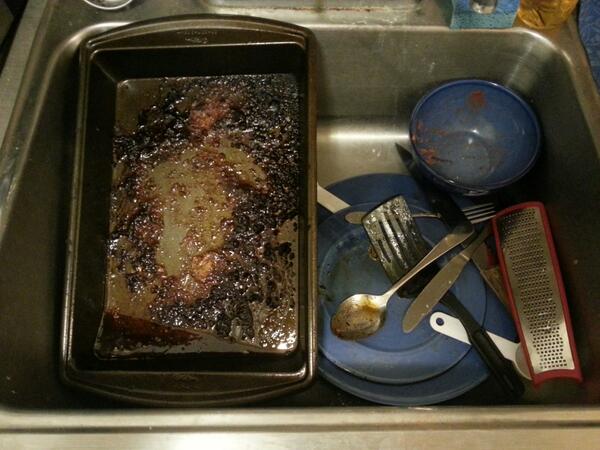BeginnerCook's tweet photo. I hate dishes... so much. And note to self: do NOT leave a greasy pan in the sink over night. Soak that nasty thing. http://t.co/Vkxiozb77P