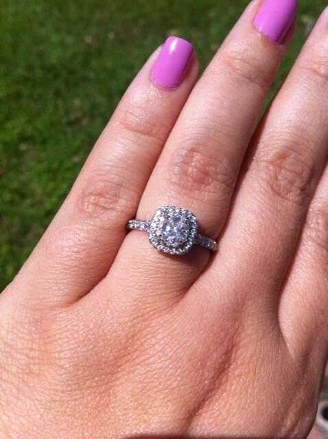 YesICandice's tweet image. I think I'll have to visit @JE_NOLA to look at some potential engagement photo outfits 💍💍 #engaged