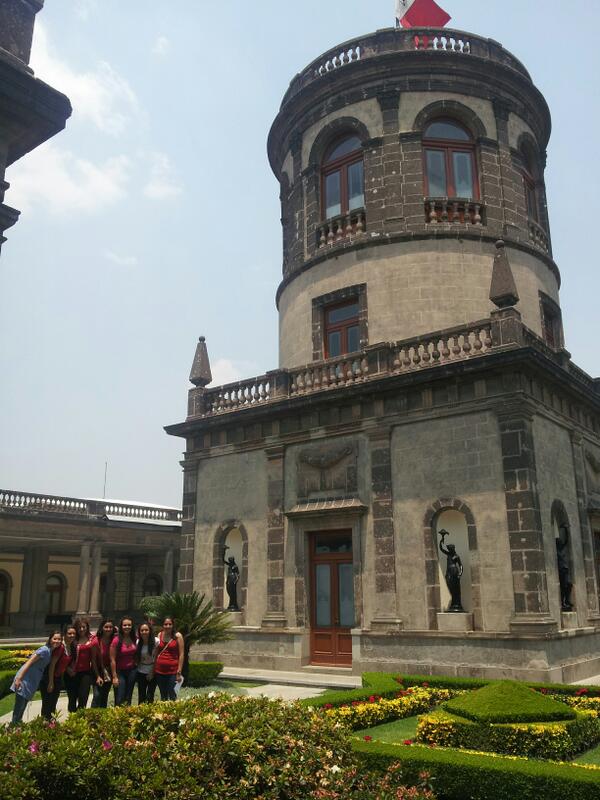 LasKetchupAR's tweet photo. #LASKETCHUP @AmazingRaceV http://t.co/tgPqwNuKSU