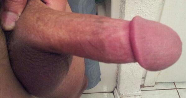 myselfpics25's tweet photo. #ShortDick vut looks good dont it? (; lol #bighead http://t.co/GGyKIGvFwy