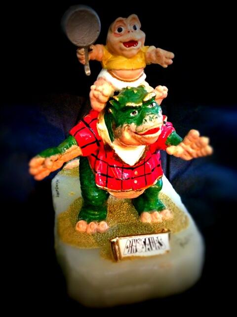 BarnYardFX's tweet photo. In addition to working on the show DINOSAURS, Greg sculpted Earl &amp; Baby Sinclair for the Ron Lee collection (1993) http://t.co/FvtKO67U57