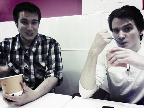 YOLO4TPARTY's tweet image. Getting froyo and Taylor Swift starts to play. #CannotCatchABreak