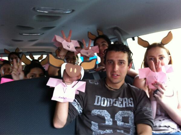 poomVas's tweet photo. #bonus #pumbas #playerasrosas @AmazingRaceV http://t.co/2zz9hOdYa0