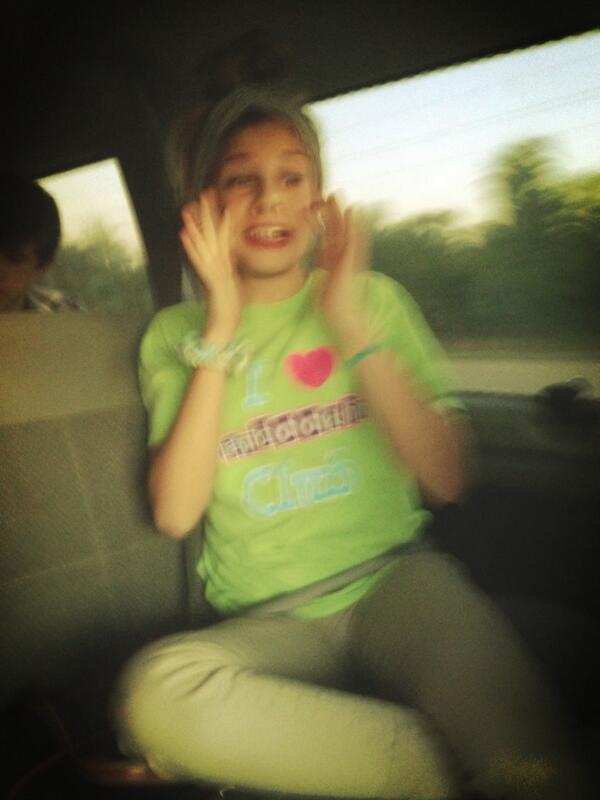 shelbyellz's tweet image. "CHANGE THE STATION" -  @jenniellsworth 😂😂😂😂 #badsong