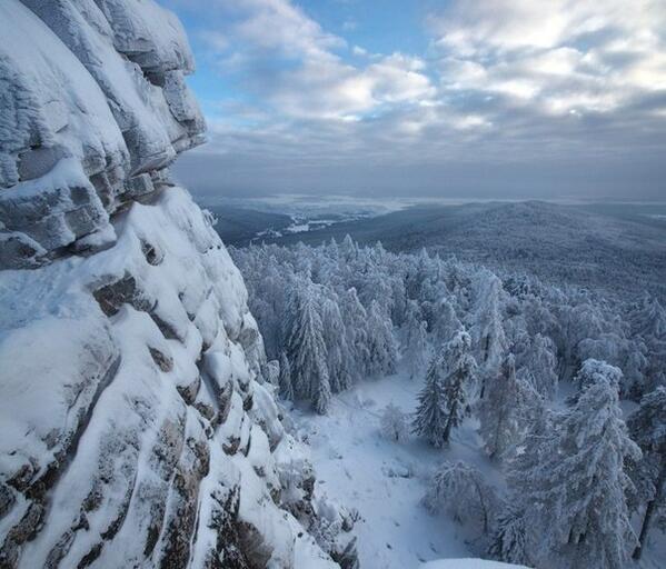 Strannik_by's tweet photo. RT @MaksSoso: Зима в Уральских горах, Россия http://t.co/Tk3r7UGf2A #twiby #путешествия