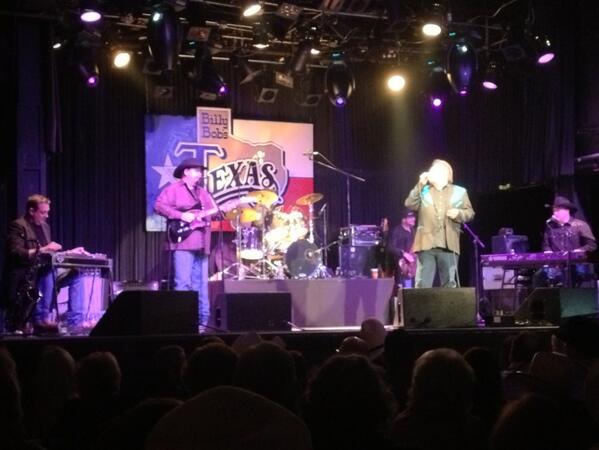 dannacc's tweet photo. @GeneWatsonMusic @DannyNacc at @BillyBobsTexas http://t.co/6Q1faYqixs