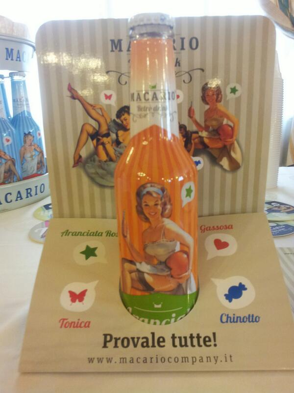Glauk0n's tweet photo. Tónica Macario Retro drink #TodosConPedro http://t.co/kFkULneanF