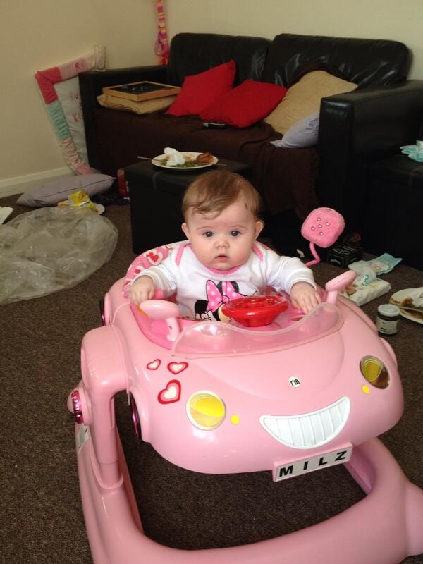 lisbeeX's tweet photo. Ma princess in her car xx http://t.co/Z0XIRsDxKg